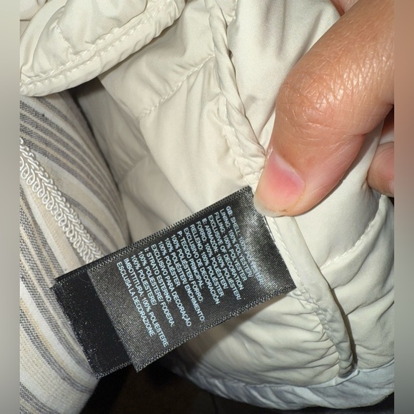 The North Face Women's Puffer Jacket - - Picture 13 of 15